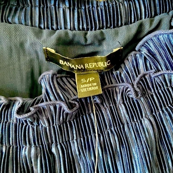 𝅺banana REPUBLIC Pleated Blouse With Shoulder Bow Detail | Blue | Small NWT - Picture 10 of 12